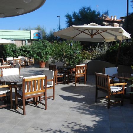 Hotel Caravelle Pesaro Exterior photo