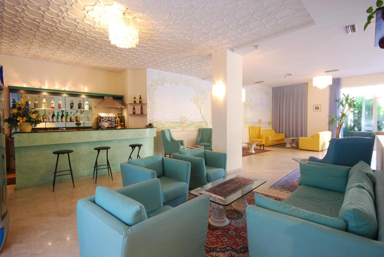 Hotel Caravelle Pesaro Exterior photo