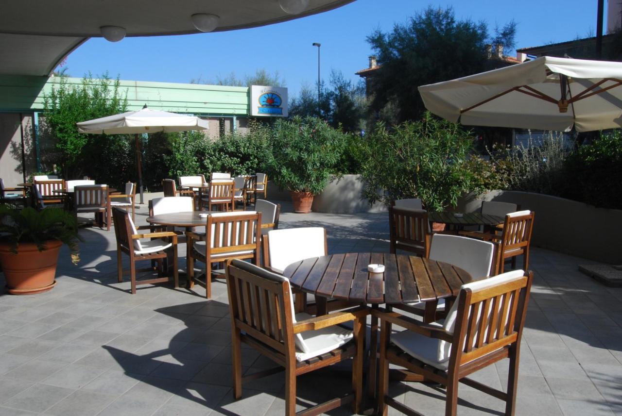 Hotel Caravelle Pesaro Exterior photo